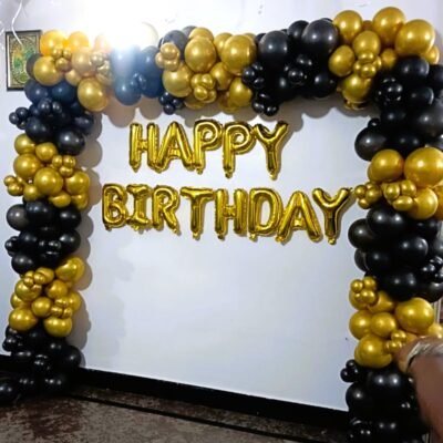 Black and Gold Glam Birthday Decor