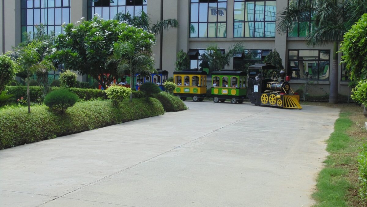 toy train ride for kids parties by party square